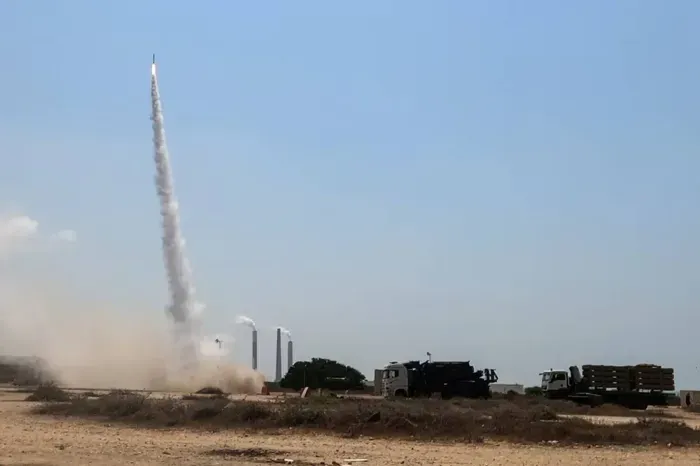 جيش الاحتلال يعلن رصد صاروخ أُطلق من اليمن واعتراضه