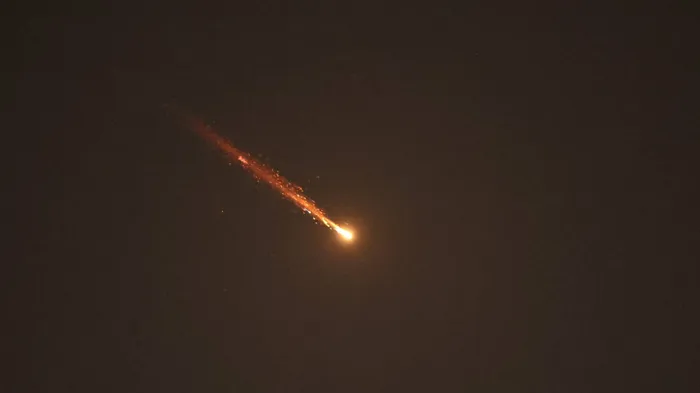 حكومة دبي: سقوط شظايا على مبنى في مدينة الإنترنت بدون إصابات