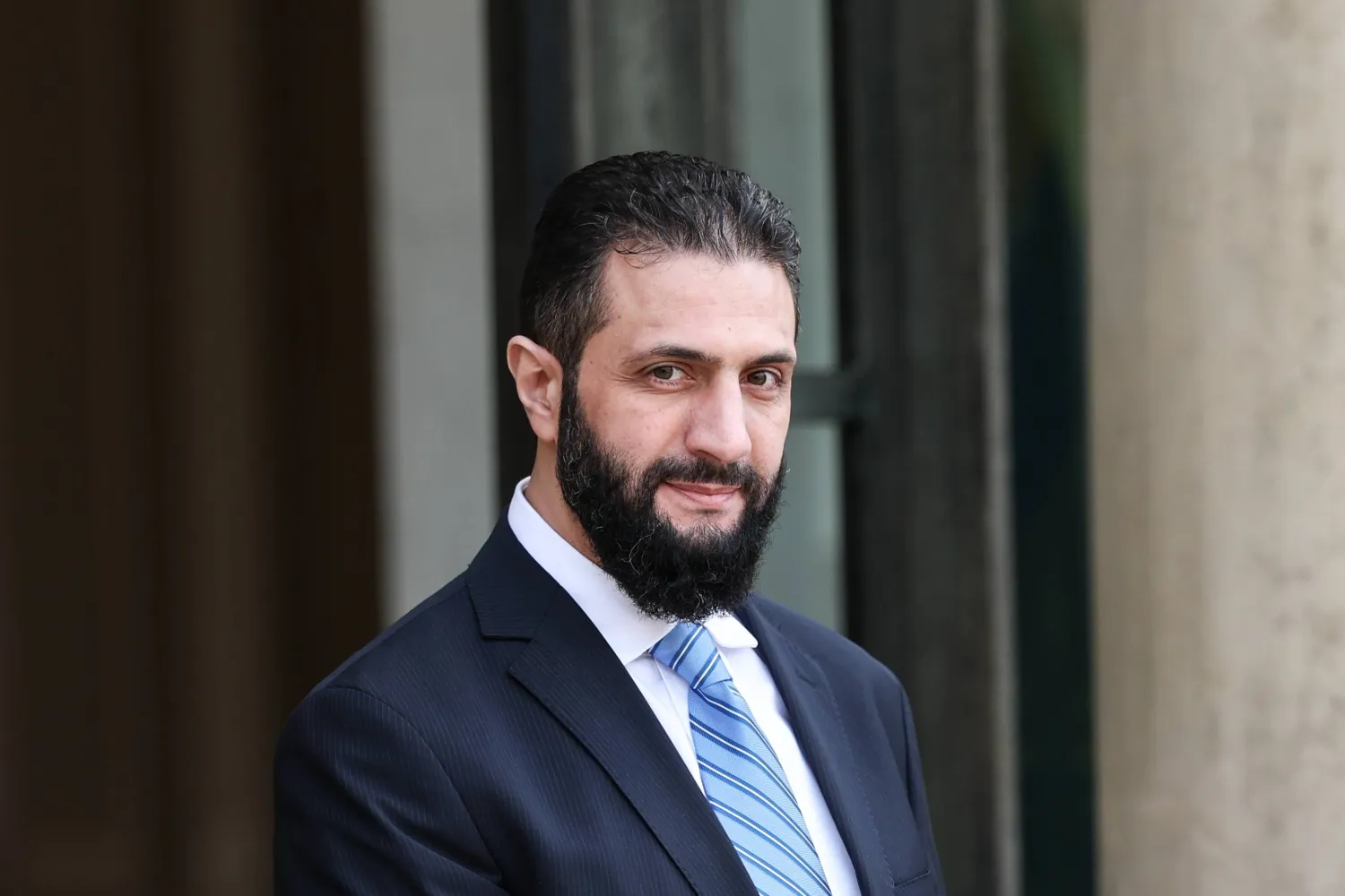 الشرع يطلب لقاء مع ترمب لشرح خطة «إعمار سوريا»