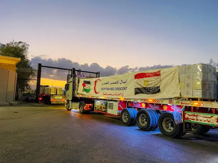 رغم الاجتياح البري... قوافل "زاد العزة" المصرية تخترق الحصار وتصل غزة