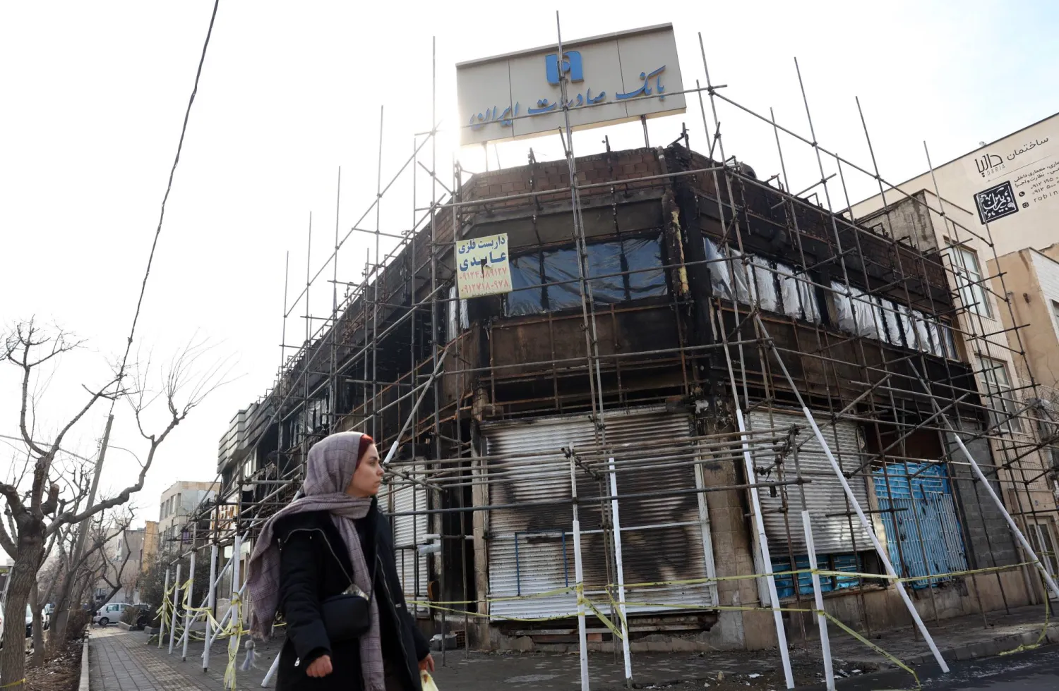 ترمب يحرك «لينكولن»... ويضغط على طهران