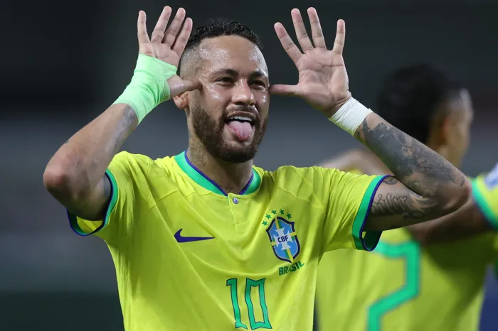 إصابة نيمار تُثير الذعر في منتخب البرازيل قبل كأس العالم
