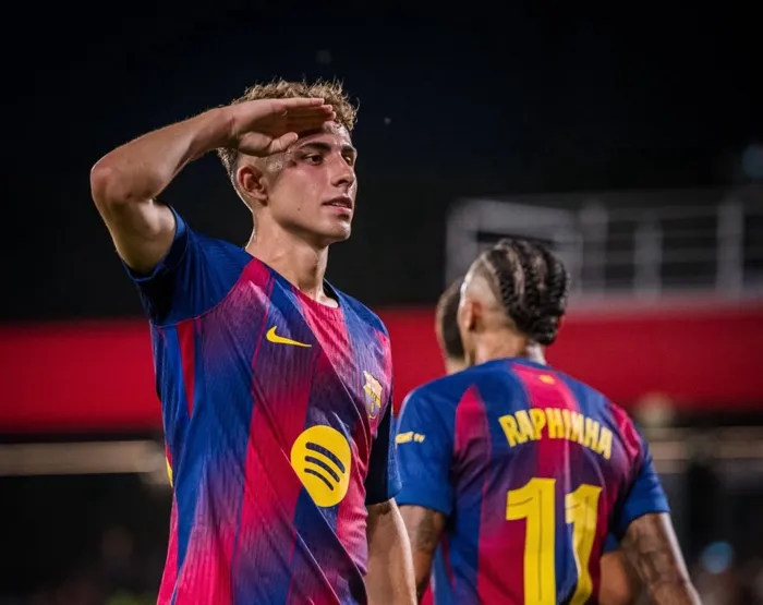 برشلونة يسحق كومو بخماسية ويتوج بكأس خوان جامبر