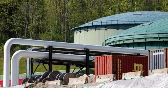 كندا تصادق على مشروع خط أنابيب جديد سعيا إلى زيادة صادراتها النفطية