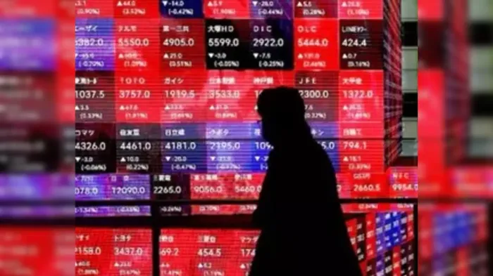 تراجع بالأسهم الآسيوية وبيانات التضخم تكبح توقعات خفض أسعار الفائدة
