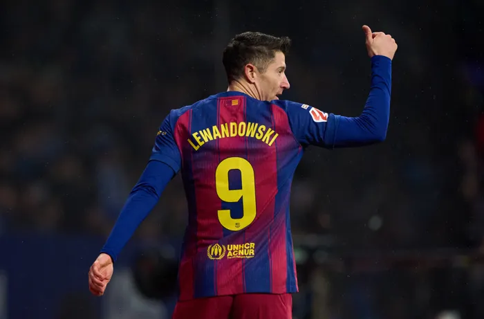 ليفاندوفسكي بقائمة برشلونة لمواجهة بلباو بالدوري الإسباني