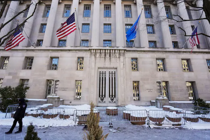 العدل الأمريكية تبعث رسالة بشأن تنقيح في ملفات إبستين إلى المشرعين