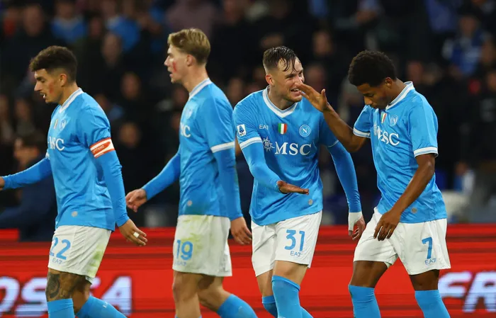 نابولي يفوز على أتالانتا ويقفز مؤقتا إلى صدارة الدوري الإيطالي