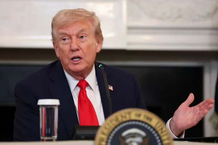 وول ستريت جورنال: ترامب يدرس توجيه ضربة محدودة لإجبار إيران على إبرام اتفاق نووي