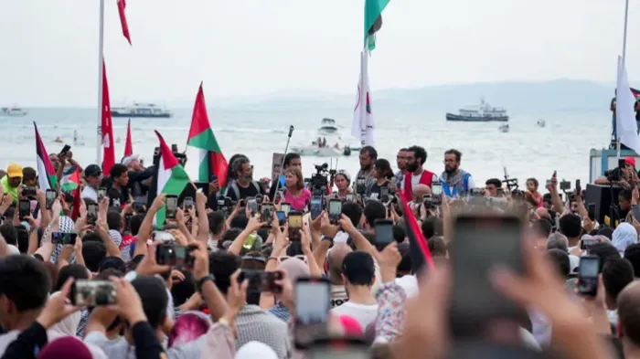 ترفع علم البرتغال.. ناشطون: مسيرة إسرائيلية تستهدف "قافلة الصمود" في تونس