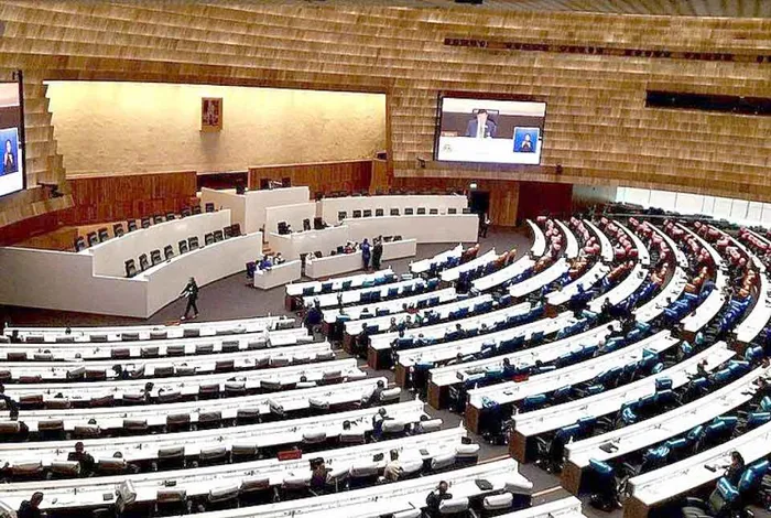 البرلمان التايلاندي يناقش مشاريع قوانين العفو السياسي الحساسة