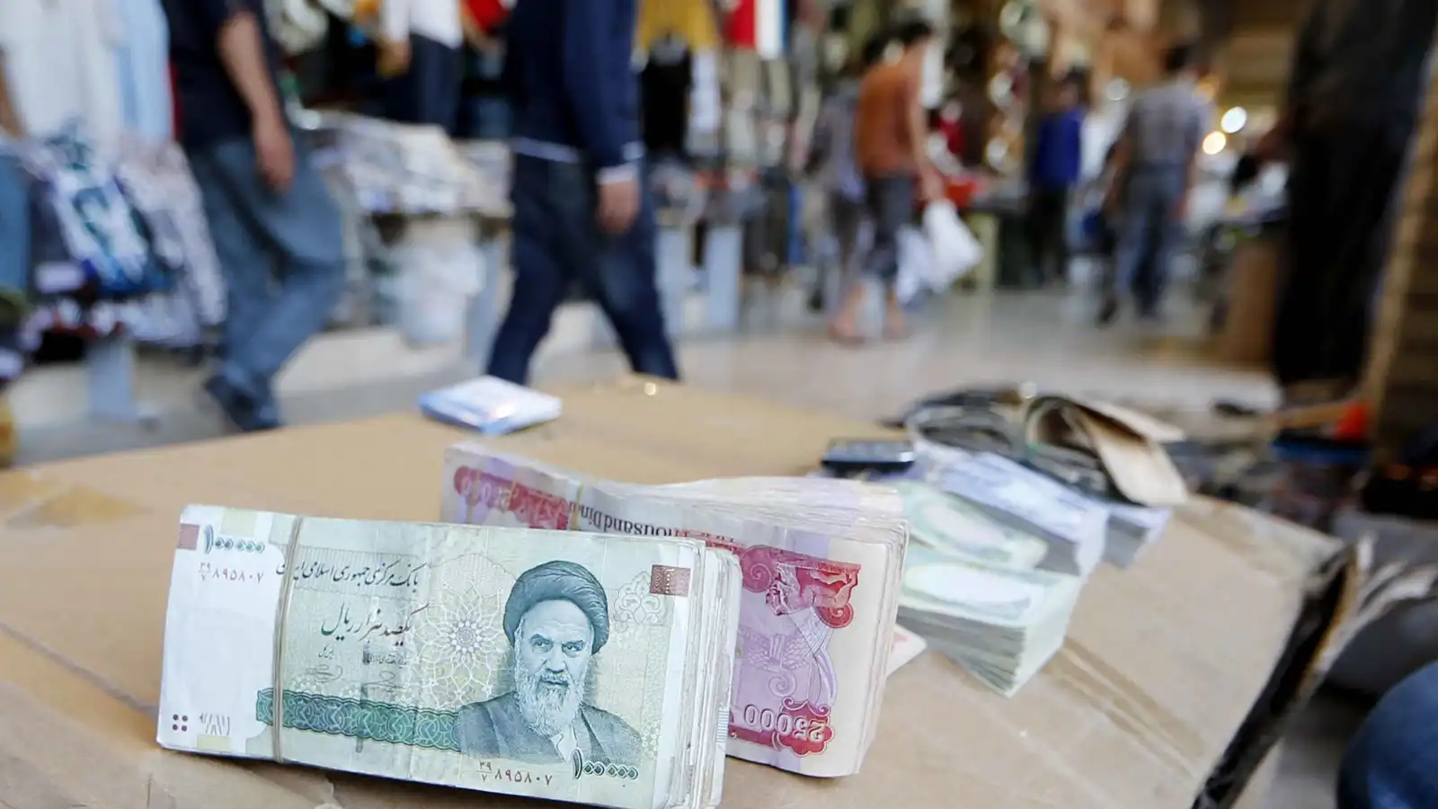 طوفان الأسعار يضرب إيران.. تضخم قياسي يقترب من 90%