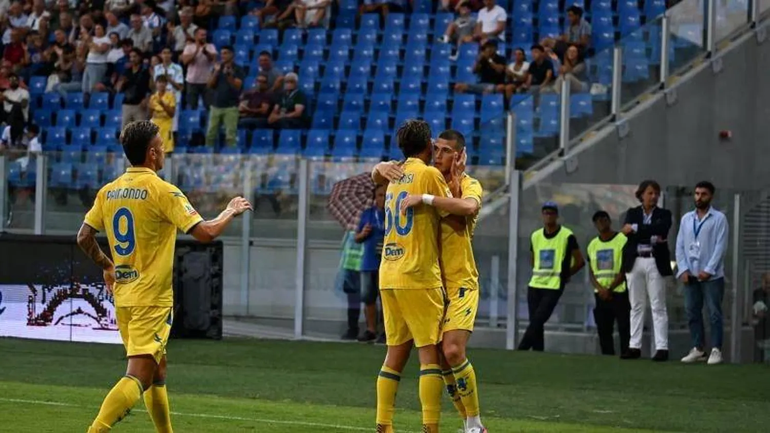 جنوا وفروزينوني يتقدمان في كأس إيطاليا