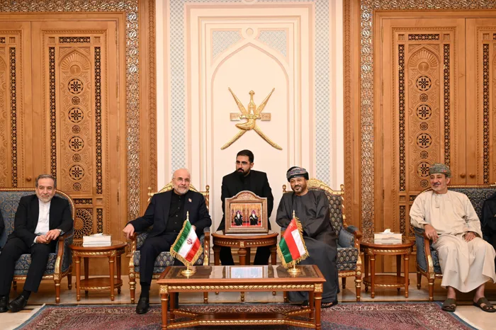 عُمان: نؤكد التزامنا بالقانون الدولي وضمان مرور آمن بلا رسوم في هرمز