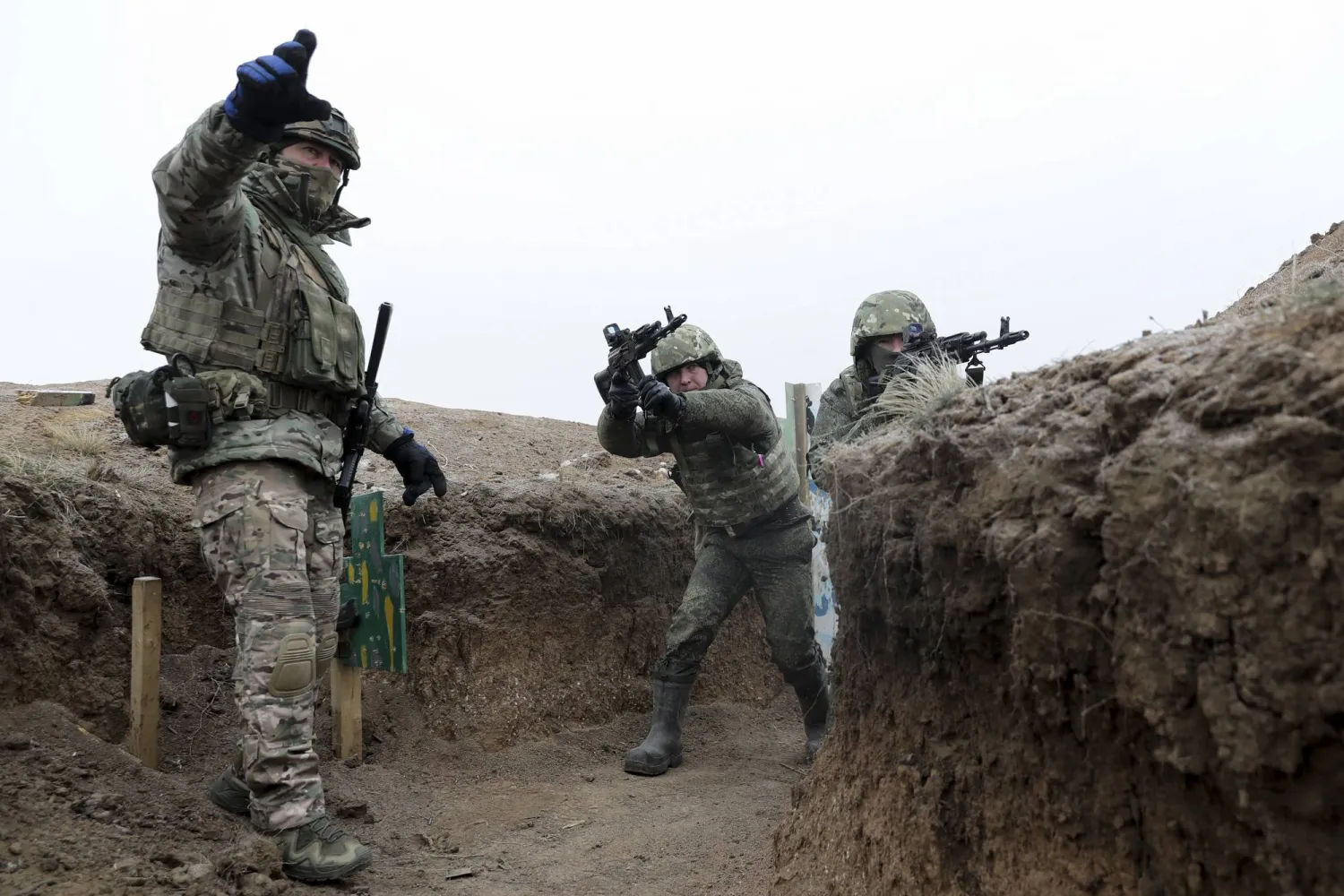 إخلاء قرية جنوب روسيا بعد تعرض منشأة عسكرية لهجوم صاروخي