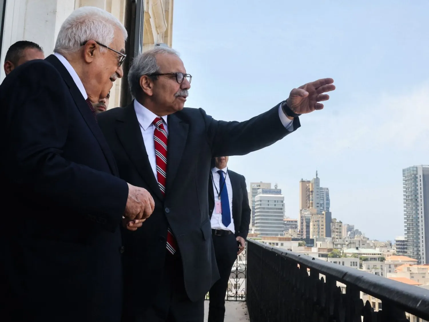 لبنان يترقب تسليم السلاح الفلسطيني الشهر المقبل