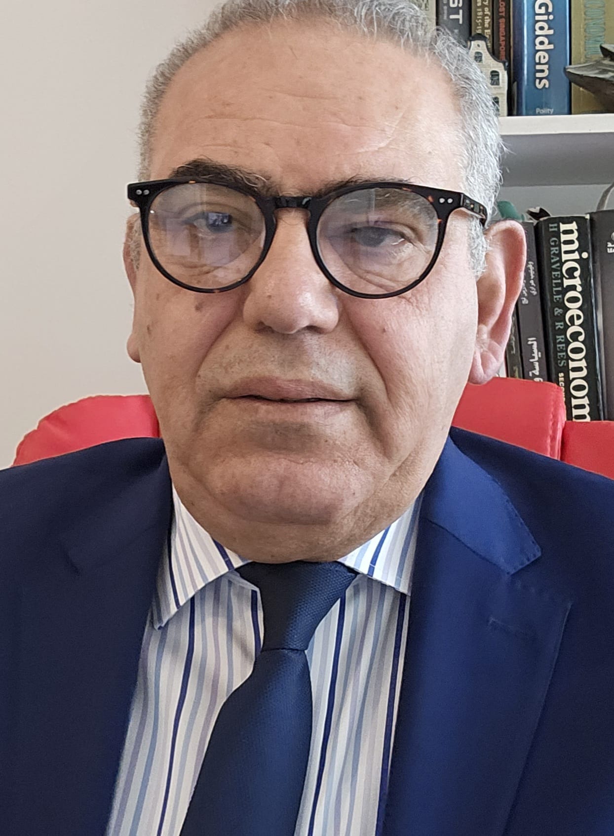 الدكتور محمد العطيفى ضيفا على مونت كارلو حول أجتماع الدوحة 
