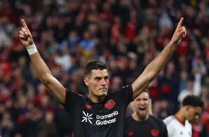 باير ليفركوزن يعلن غياب "شيك" عن الملاعب لعدة أسابيع بسبب الإصابة
