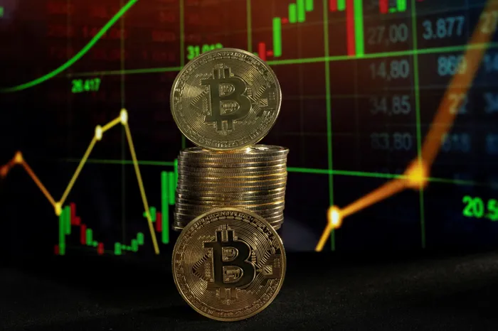 بتكوين تصل مستوى قياسيا جديدا مع تزايد توقعات خفض الفائدة الأمريكية