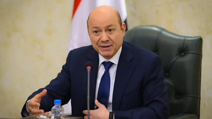 رئيس مجلس القيادة اليمني يدعو السعودية لاستضافة حوار جنوبي شامل