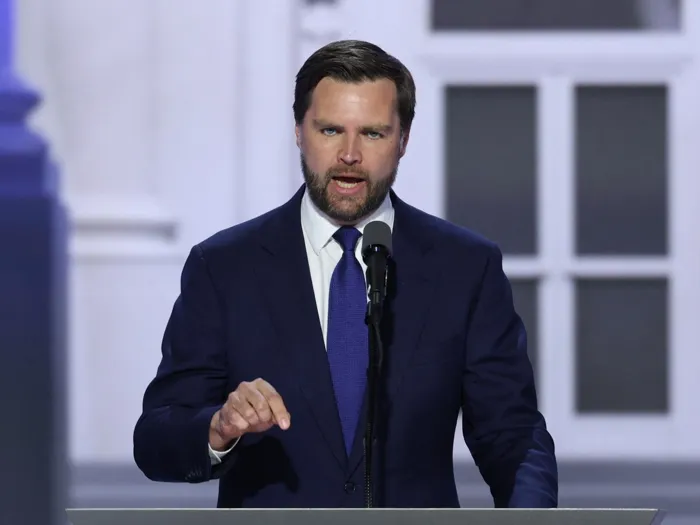 فانس: إجراء اختبارات للترسانة النووية يضمن عملها بشكل فعال