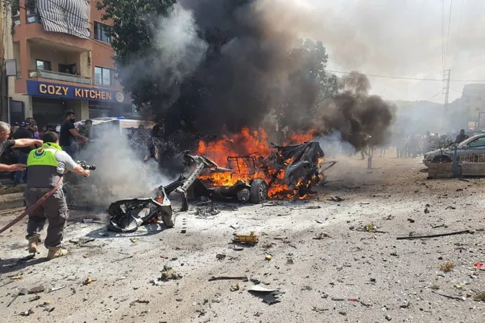 وول ستريت جورنال: ربط ملفي إيران ولبنان بمثابة إقرار بنفوذ طهران على بيروت