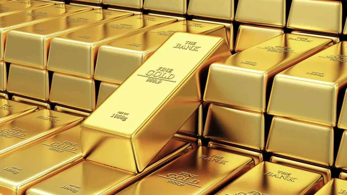 أدنى مستوى في 11 أسبوعًا.. اتجاه حاد للذهب وسط تصاعدي للدولار الأمريكي ونفط