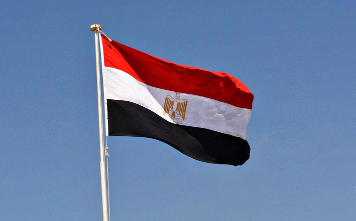 مصر تدين استهداف سفينتين إماراتيتين أثناء عبورهما مضيق هرمز