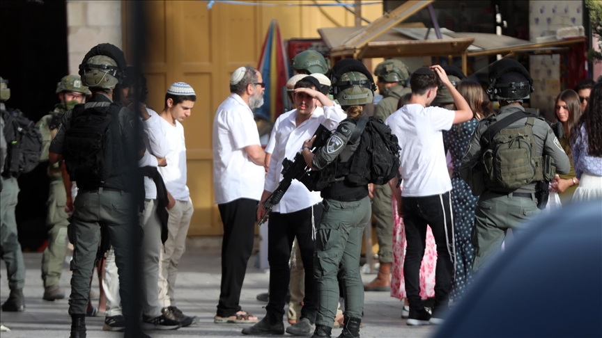 مستوطنون إسرائيليون يحرقون منازل فلسطينية شمالي الضفة